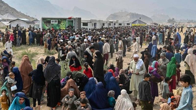پاکستان نے افغان مہاجرین کو ملک بدری مؤخر کرنیکی طالبان کی درخواست مسترد کر دی