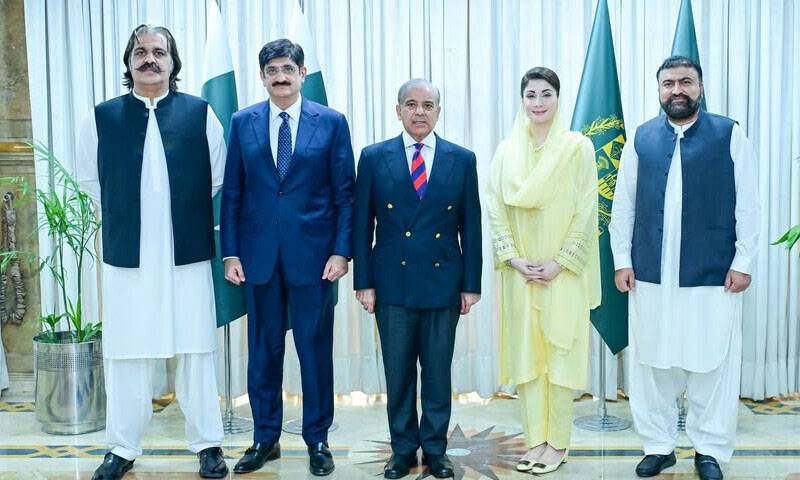 دہشتگردی اور ملک دشمن مہم کیخلاف وفاقی، عسکری و صوبائی قیادت کی بڑی بیٹھک میں اہم فیصلے