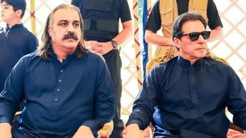 کیا عمران خان کی پارٹی کا شیرزاہ بکھرنے کے قریب ہے؟