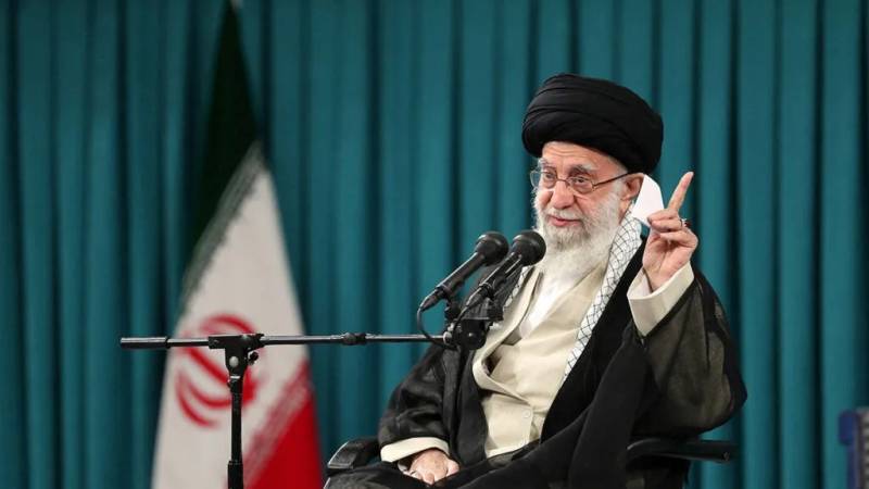 ایران کے رہبر اعلیٰ آیت اللہ خامنہ ای! انقلاب، اقتدار اور نظریاتی حکمرانی کا سفر