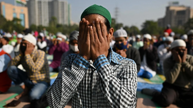مسلمان راندہ درگاہ کیوں