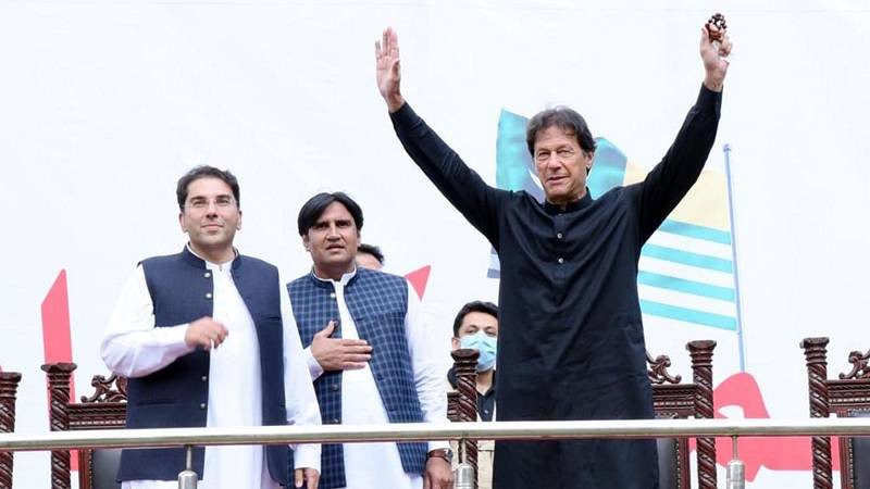 عمران خان، بلوچستان اور کشمیر: ریاست ایک نئے موڑ پر
