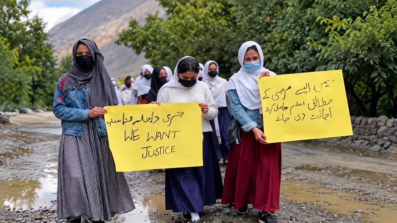 ڈسٹرکٹ اپر چترال میں لڑکیوں کے لیے الگ کالج کا قیام عمل میں لایا گیا ہے، لیکن طالبات سراپا احتجاج کیوں ہیں؟