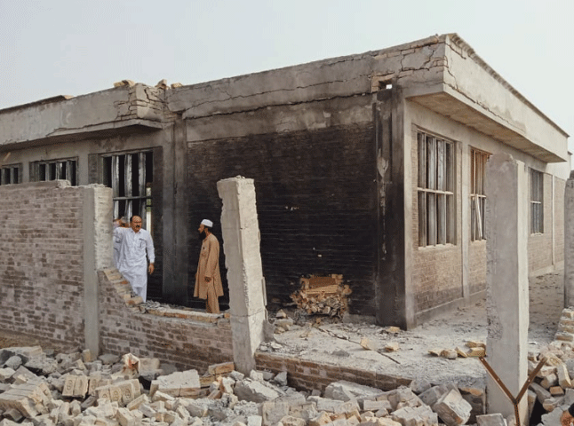 ٹانک: لڑکیوں کے زیر تعمیر سکول میں بم دھماکا، کلاس روم مکمل تباہ