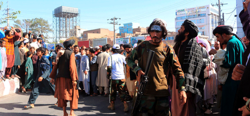 ہرات: طالبان نے مبینہ اغواکاروں کو قتل کرکے لاشیں لٹکا دیں