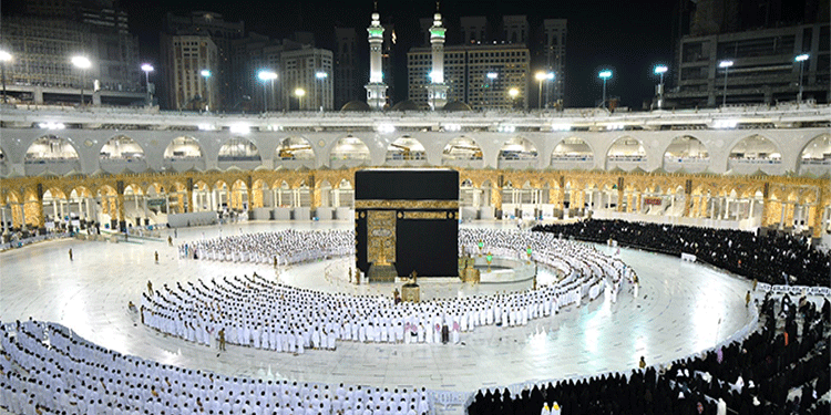 مسجد الحرام اور مسجد نبوی ﷺ میں نماز کیلئے سماجی فاصلے کی پابندی ختم
