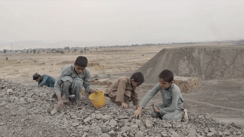 غربت، پسماندگی؛ بلوچستان میں لاکھوں بچے چائلد لیبر پر مجبور ہیں